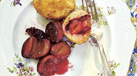 Autumnal potato knedle with juicy plum filling